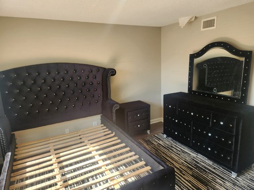 Black Tufted Fabric Bedroom Set Bed Nightstand Dresser w/ Mirror Solid