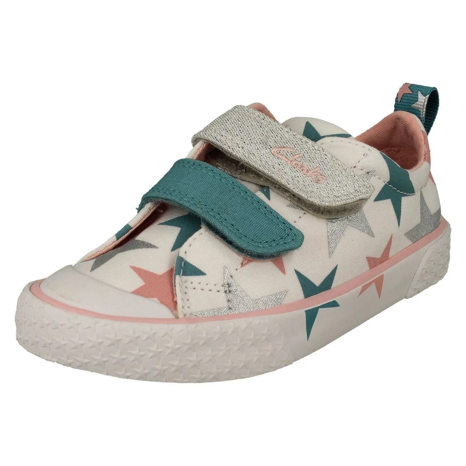 Girls Clarks canvas trainers. Foxing Lo. 11.5F. White pink stars. original box