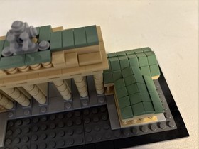 LEGO ARCHITECTURE: Brandenburg Gate (21011) - complete, no box, no instructions