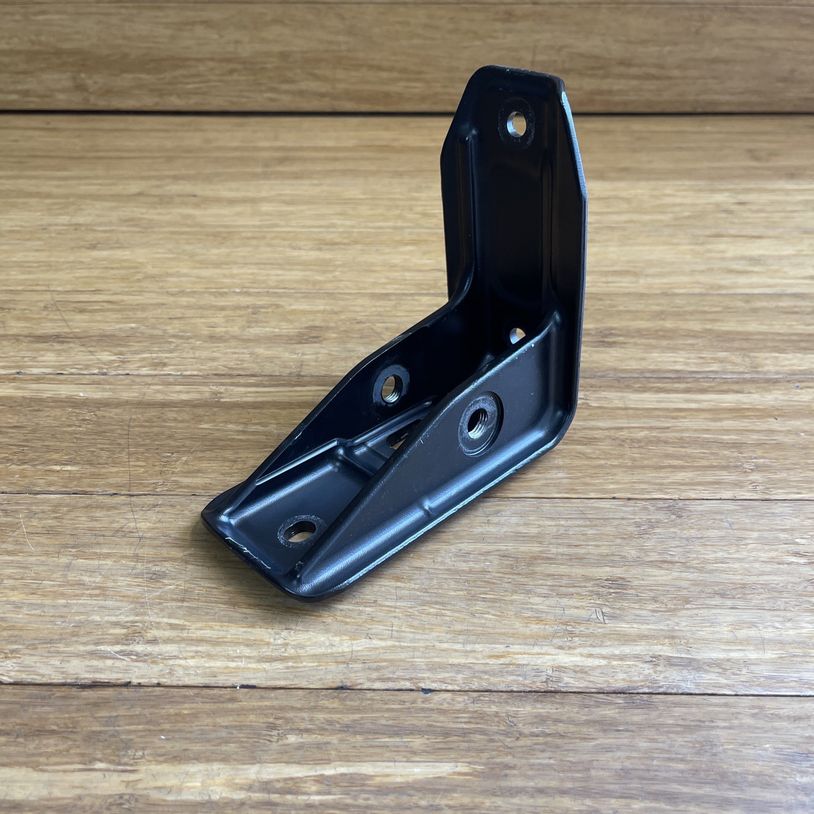 Audi R8 2018-2023 Front Right Support bracket