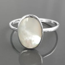 Solid 925 Sterling Silver Flat Oval Genuine Mother of Pearl Rainbow Effect Ring