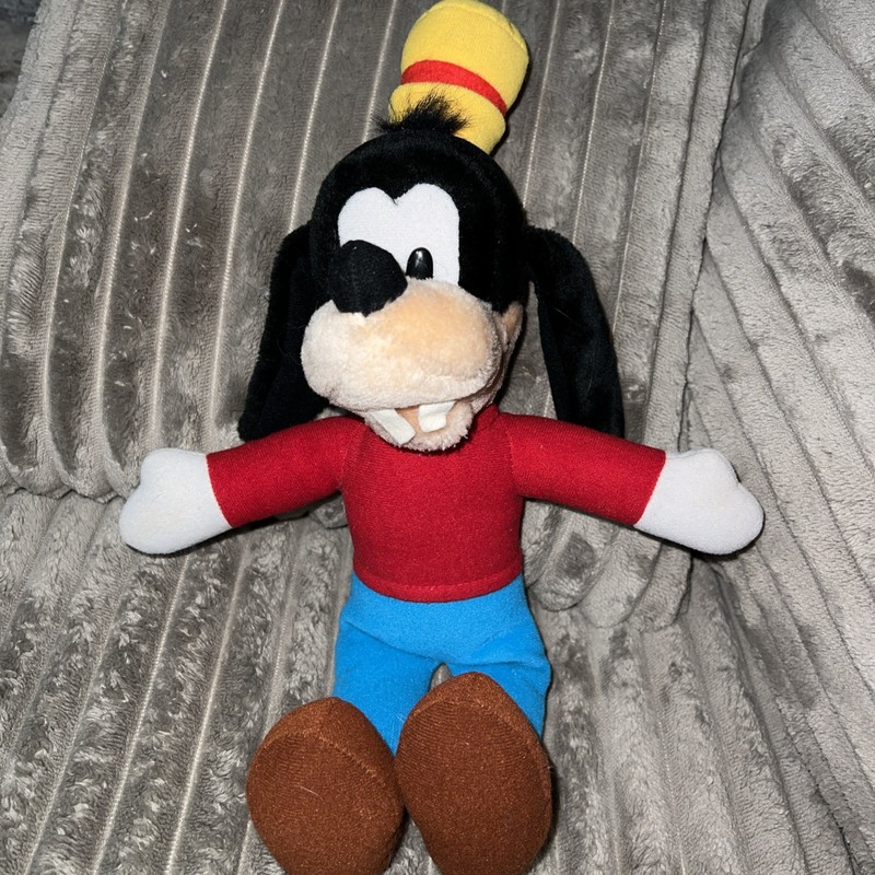 Walt Disney World Disneyland Vintage Goofy Plush 14”