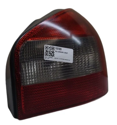 Feu arriere droit Audi A3 I A3 I 8L0945096A - Photo 1/3