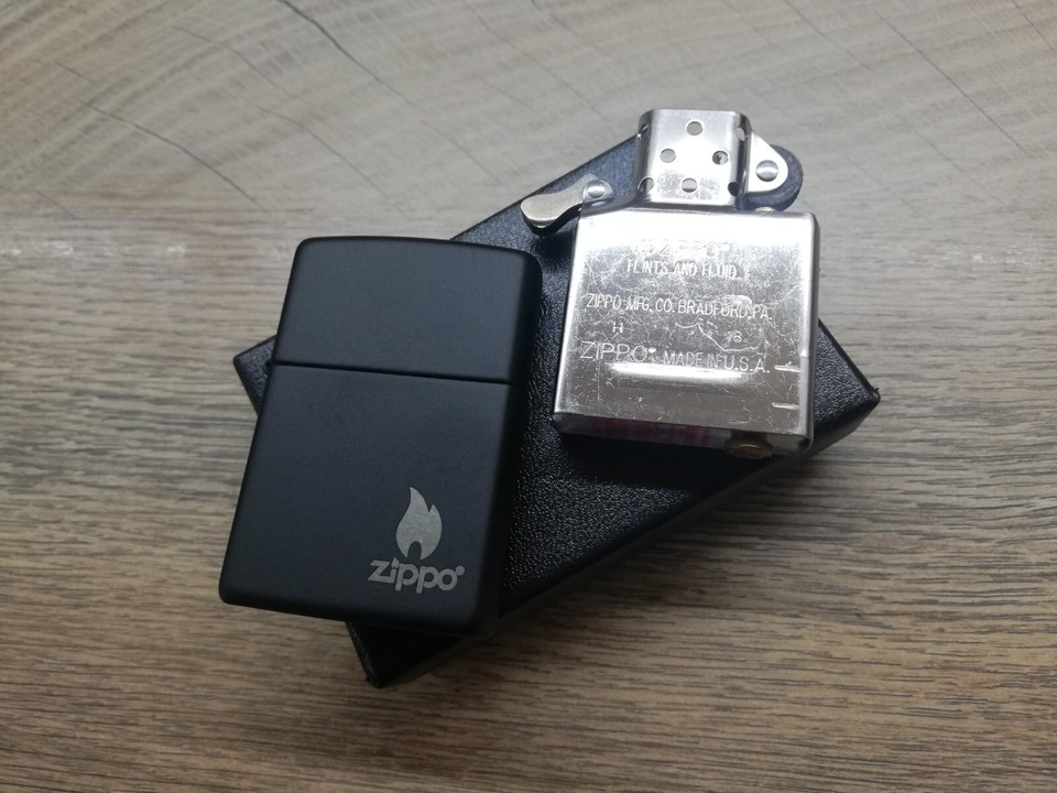 New Zippo Logo Golden Flame Black Matte Cigarette Lighter In Box Date