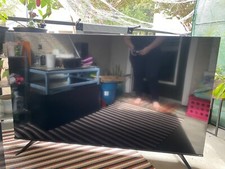 Broken onn. 65  Class 4K UHD LED  Roku Smart TV  HRD