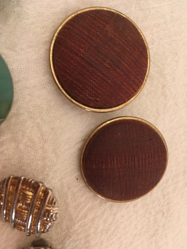 Lot 5 Pair Vintage Costume Clip-on Earrings Gold tone Mid Century Fabric Plastic - Picture 3 of 6