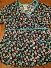 Sb scrub top small  EUC  Flowers