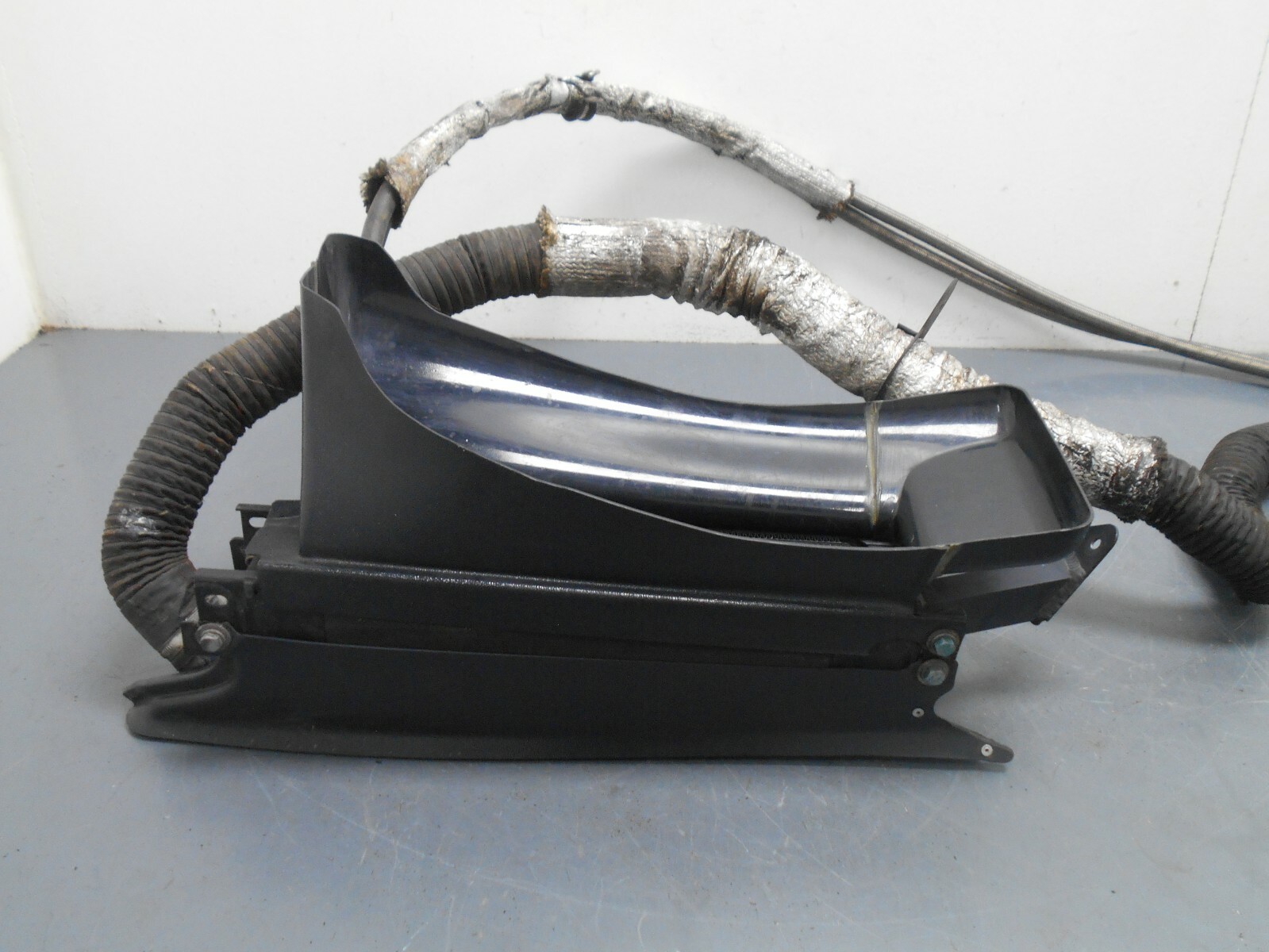 2007 06 07 08 Lamborghini Gallardo Right Oil Cooler Air Conveyor Ducts #4601 L7