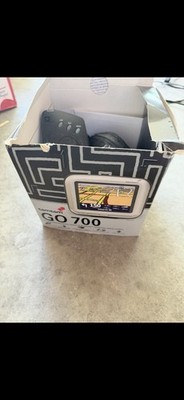 TomTom Go 700 Portable GPS Navigation Bundle w/ Car Mount & Charger