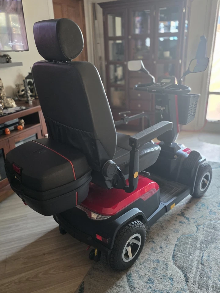 4-Wheel Mobility Scooter By Golden HEAVY DUTY - Image 3 of 4