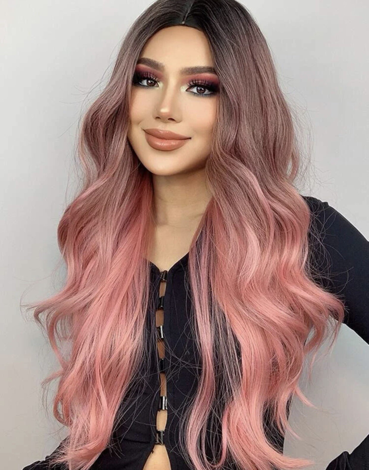Perruque synthétique rose longue bouclée pour vos soirées et cosplay