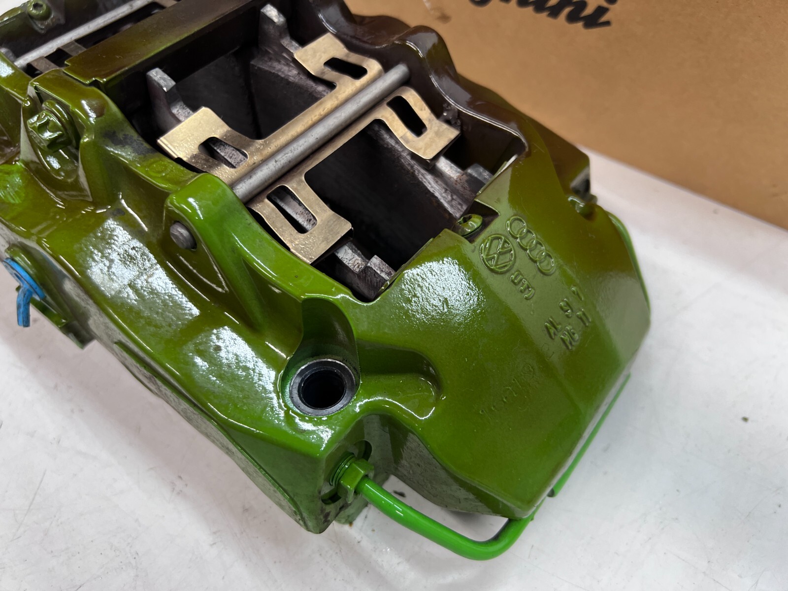LAMBORGHINI HURACAN FRONT RIGHT PASSENGER BRAKE CALIPER OEM 4T0615106AJ