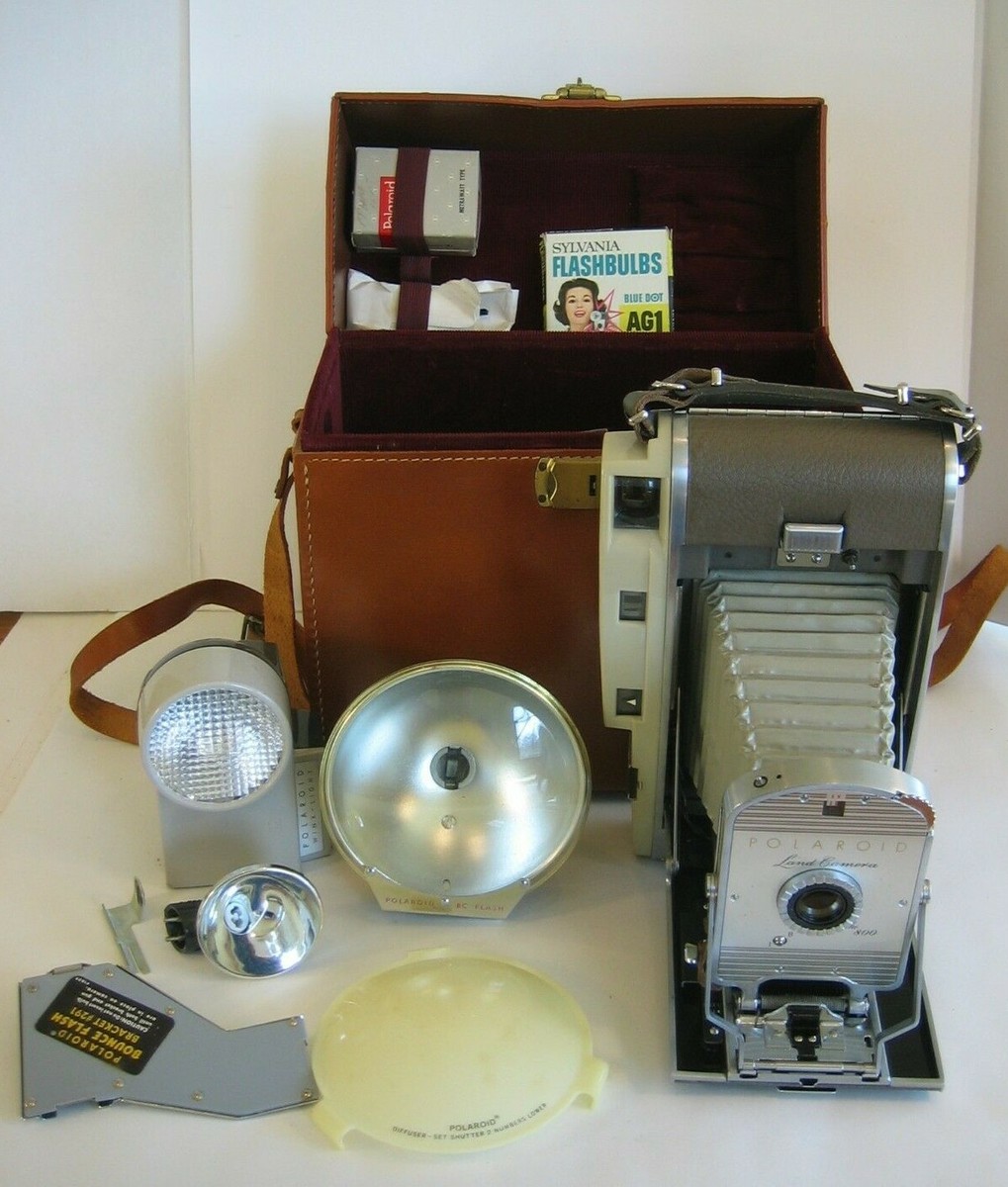 Polaroid 800 Land Camera With Accessories (As Shown in Photos) And Leather  Case