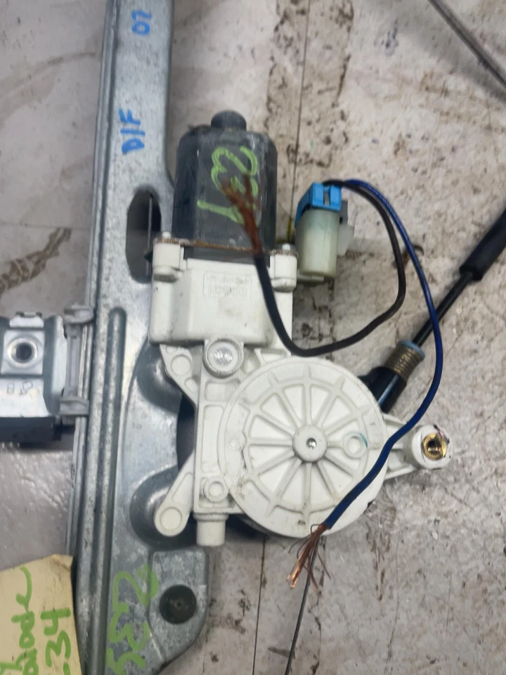 Regulador de puerta delantera izquierda ESCALADE ESV 11-14 DENALI 07-14 YUKON 2007-2008 OEM Foto 4 de 4