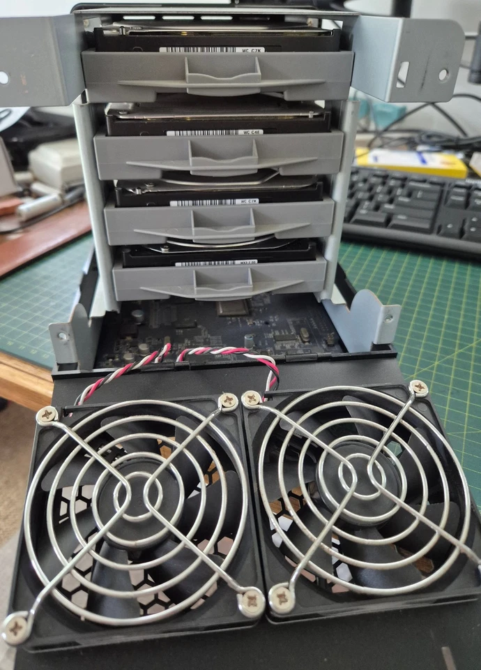 Synology DS414j disk station - 4 x 4TB WD RED HDD's included - image 3 of 4