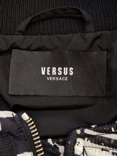 VERSUS VERSACE / Down Jacket / Size 48 / Polyeste… - image 3