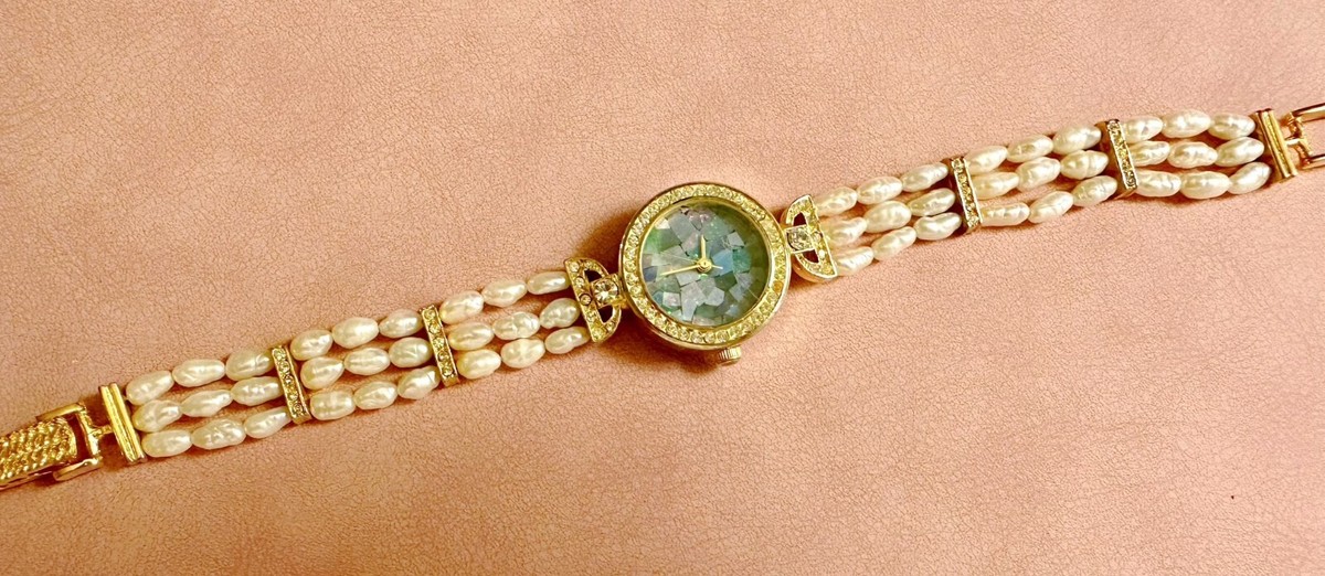 Rare Vintage Lucoral Women display picture 2