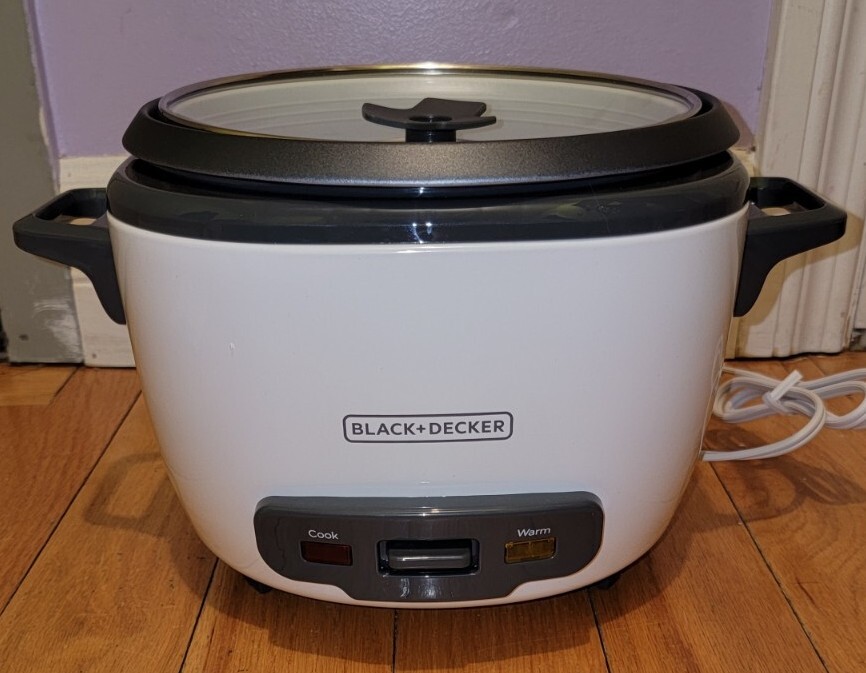 Black and Decker 16-Cup Cooked/8-Cup Uncooked Rice Cooker and Food Steamer RC516