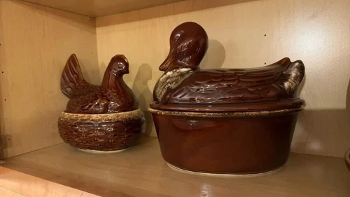 Vintage Hull Brown Drip Duck Casserole & Chicken Ovenproof USA Covered Dish