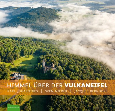 Himmel über der Vulkaneifel | Luftbildband | Sven Nieder (u. a.) | Buch | 144 S.