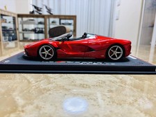 BBR 1 18 Ferrari CON VETRINA 2013 Red with showcase