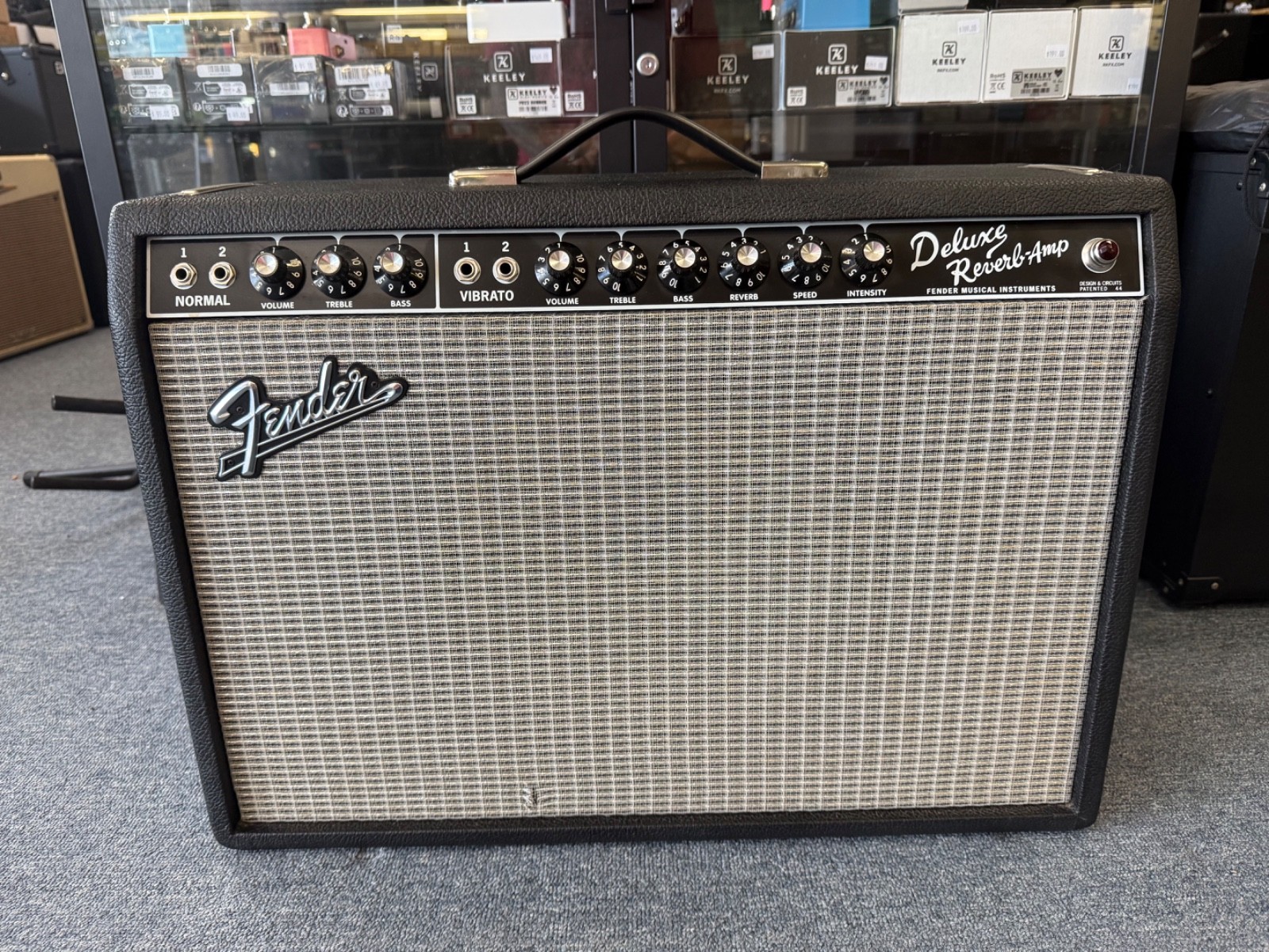 Fender Deluxe Reverb  1x12" Amp 2003 USA w/Mid pot mod- Jensen C12N Speaker