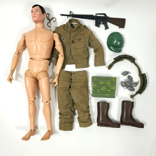 Vintage Hasbro 1966 GI Joe 1st issue TM Green Beret Figure & Set 7536 w/ M16 +