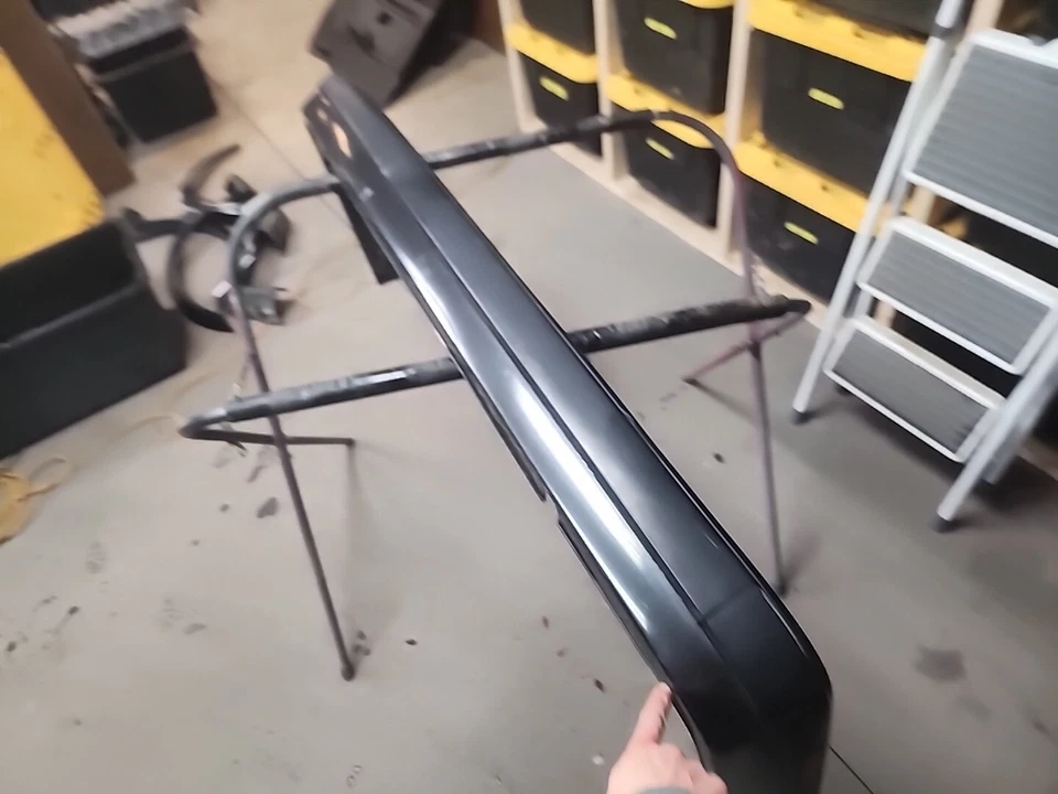 BMW E30 325i 325iX facelift plastic rear bumper With Trim Pieces And Marker Foto 3 de 4