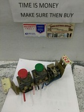 A-B  800H-2AHR L WITH  800H-BK6A & 800H-AK1A & 800H-QK10  PUSHBUTTON SWITCH(15D3