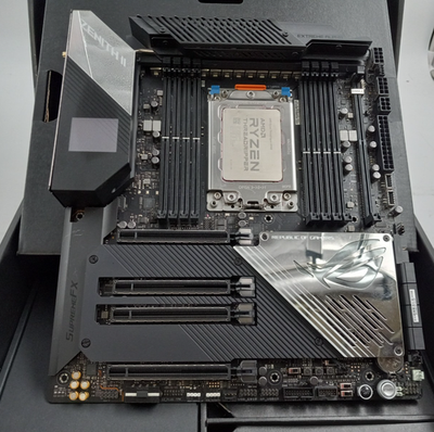 ASUS ROG ZENITH II EXTREME ALPHA MOTHERBOARD + THREADRIPPER 3970X
