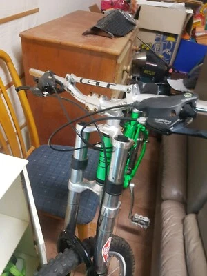 gumtree downhill mountain bike