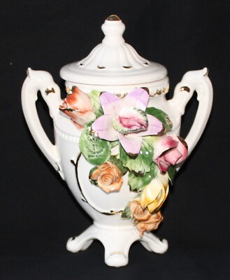 Vase Amphore Italien Capodimonte N°134 – Céramique Blanche Signée