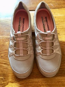 skechers classic fit memory foam womens