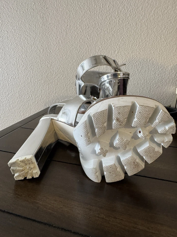 Sandalias de plataforma Nando Muzi plateadas de tacón talla 35,5 / EE. UU. 5,5 hechas en Italia Foto 3 de 4