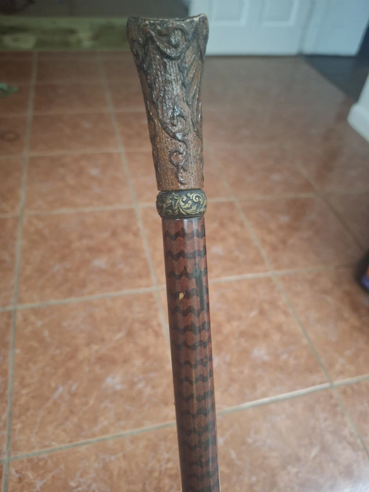 Старинный черный желтовато-коричневый шелковый кружевной зонтик зонтик резная деревянная ручка/финиал как есть - Изображение 2 из 4