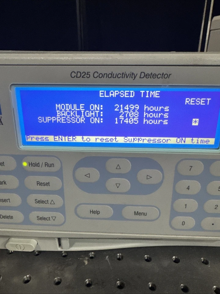 Detector de conductividad Dionex CD25A - Pasa todas las pruebas automáticas Foto 2 de 4