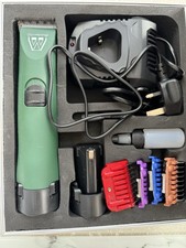 Masterclip Cordless MD Roamer Dog Clipper with 4 Combos