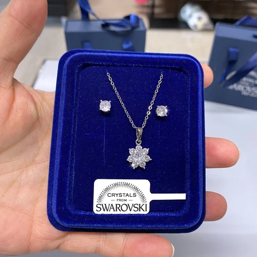 Collana Fiore Punto Luce + Orecchini pl. oro Bianco 18k con Cristalli Swarovski - Foto 2 di 2