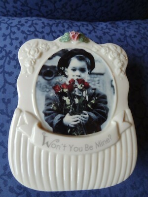 1996 Kim Anderson Verkerke Enesco Porcelain Vase ''Won't You Be Mine?''