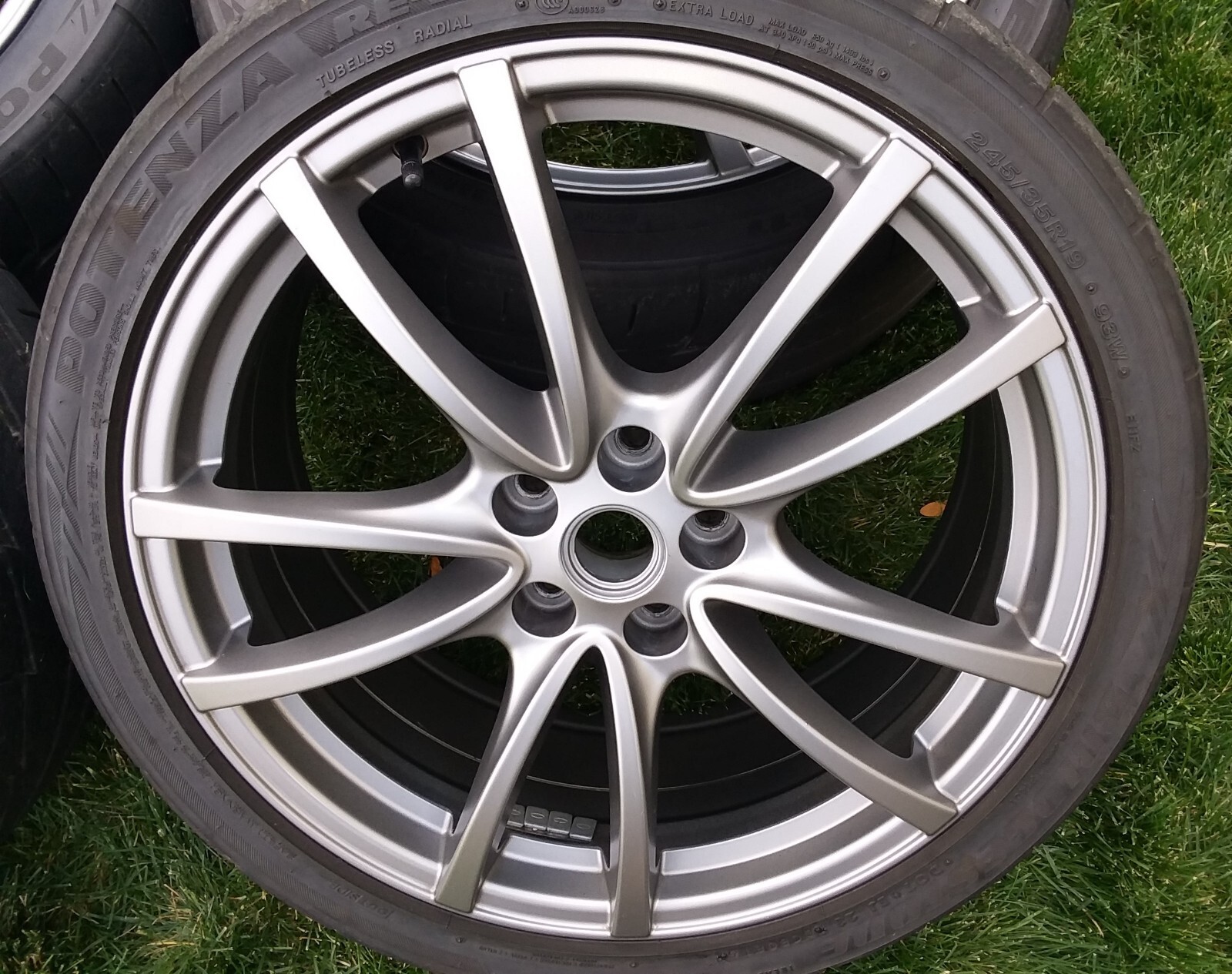 Ferrari 430 Scuderia Wheel Set 19" OE Wheels 226576 and 226580