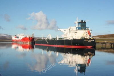 Photo 6x4 Tanker Overseas Yellowstone at jetty two Scatsta  c2010