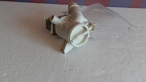 Gebrauchte Hoover WDXOA596FN-80 Dynamic Next Waschtrockner Ablaufpumpe & Flusenfilter.