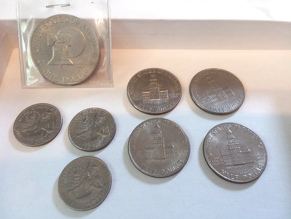 1776-1976 Bicentenial Coin Collection including Liberty Bell-Moon Silver Dollar - Image 4 of 4
