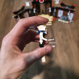LEGO NINJAGO 2504 Spinjitzu Dojo 2011 Missing Sensai Wu