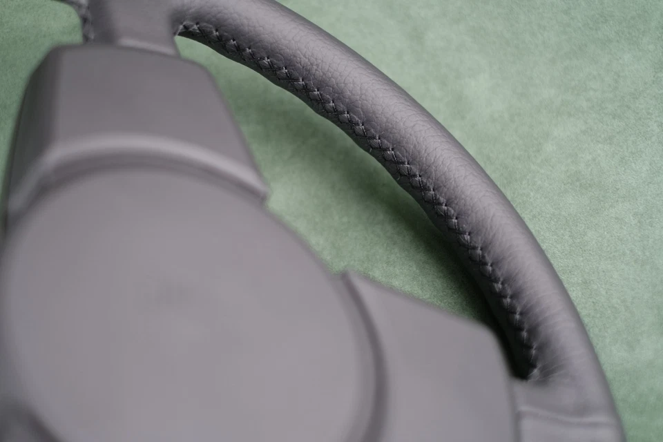 Bespoke OEM Porsche Steering Wheel 928 944 924 911 neu leather cross stitch - Image 4 of 4