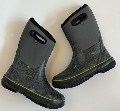 Bogs Boots Classic High Spiders Waterproof Green  Youth Size 6