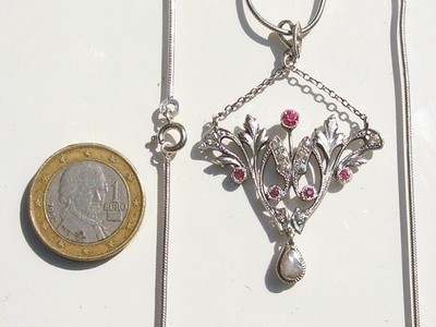Pendentif Ancien En Argent Avec Chaîne 45,5 Cm - Années 1900, Strass Blanc Et Rose - Occasion Très Bon état