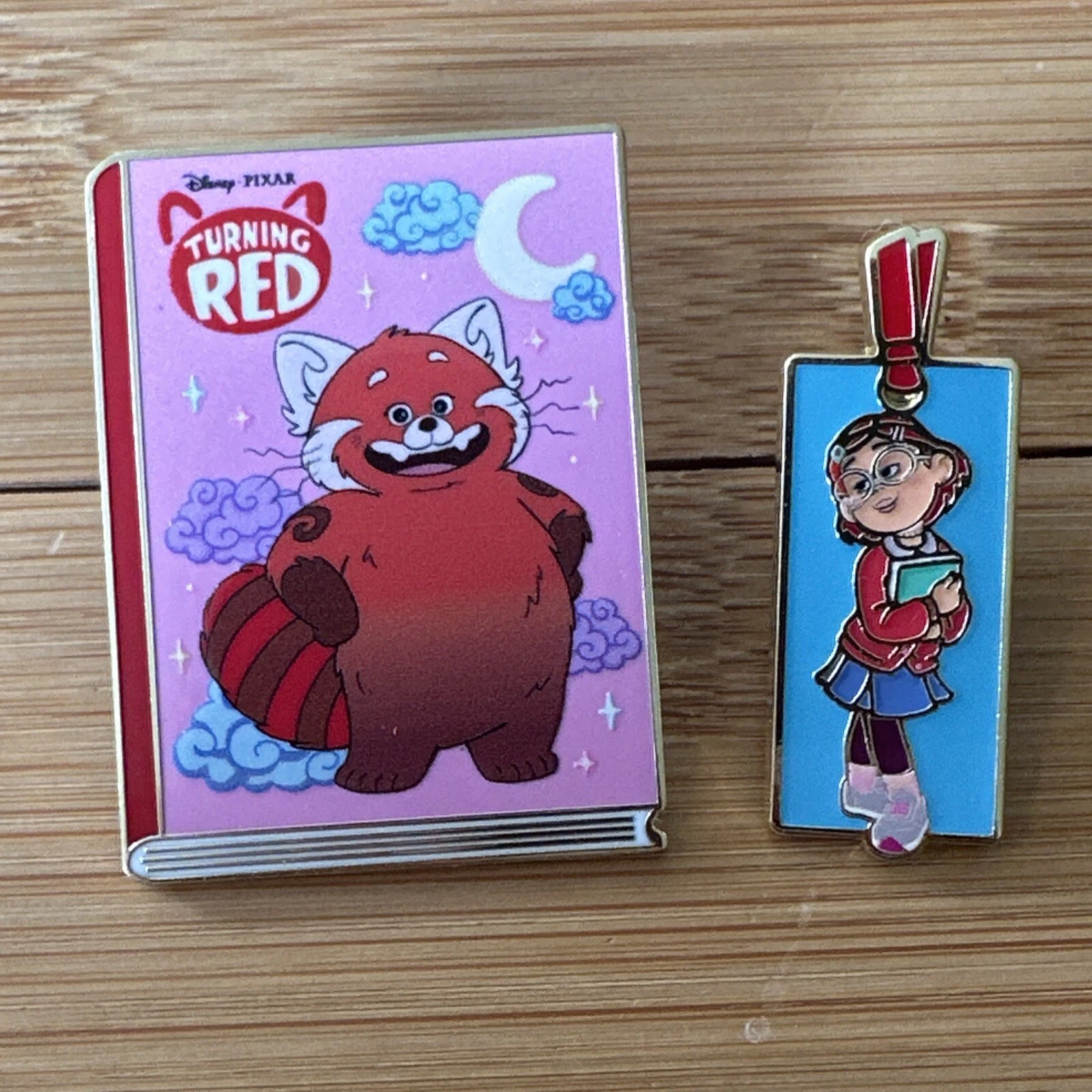 Disney Pixar Turning Red Mei Lee Book Bookmark Uncas Int Enamel Pin Set