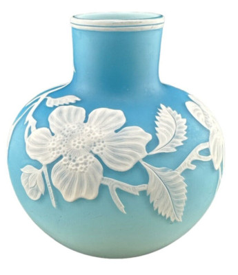 WEBB ENGLISH BLUE CAMEO GLASS VASE WITH FLOWERS - SIGNED / NUMBERED