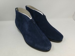 dark blue suede boots